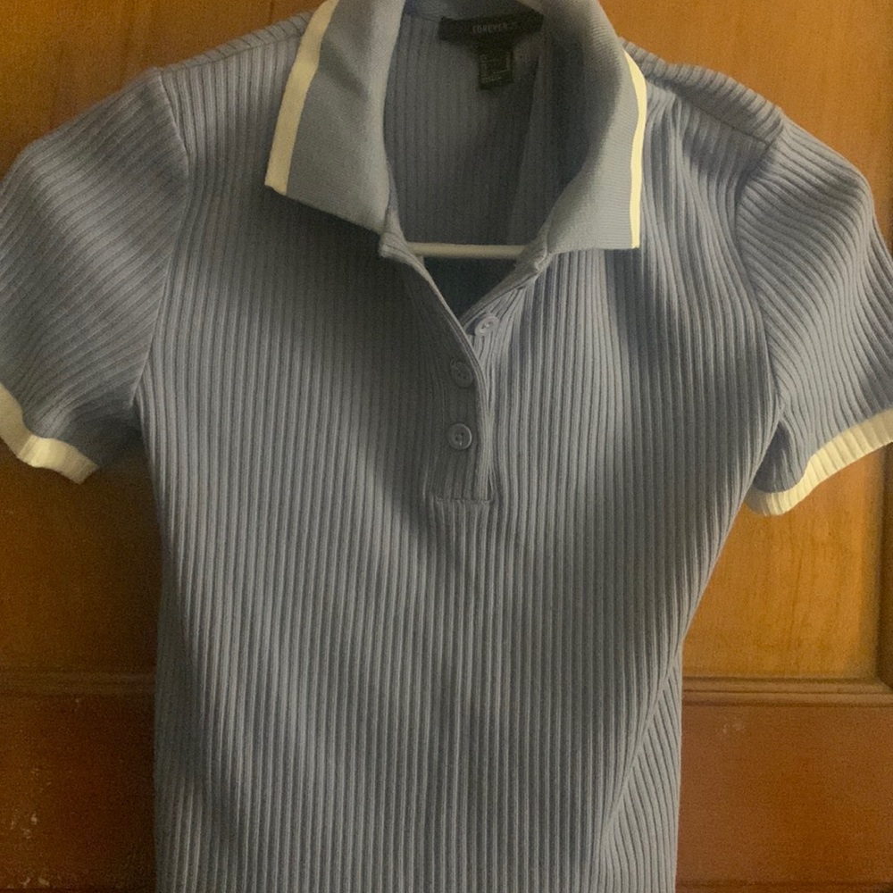 Cropped women’s collared top